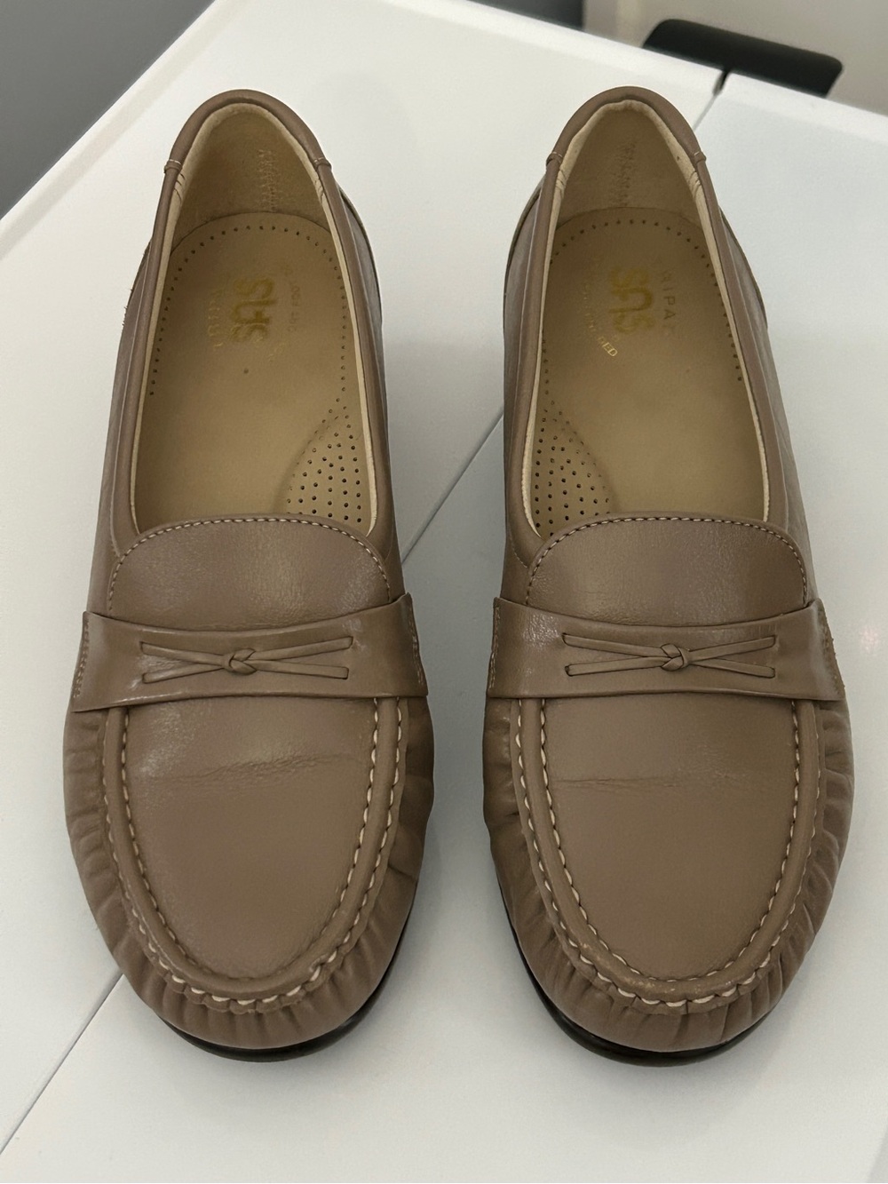 SAS Easier Women’s 10 WW Wide Width Leather Loafer Moccasin Tripad Comfort Taupe